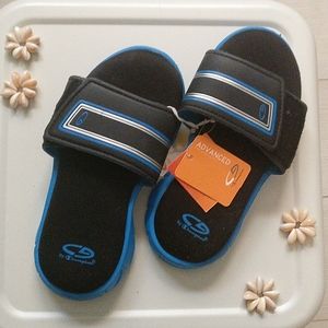 *💖NWT, Sz 13, C9 padded slippers  (can be unisex)